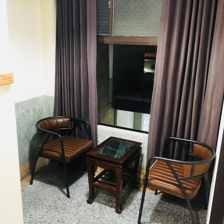 Feng Chao Home Tainan Eksteriør billede